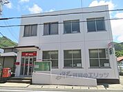 石生郵便局まで700メートル