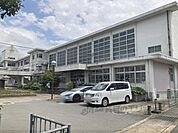 豊岡市立府中小学校まで2200メートル