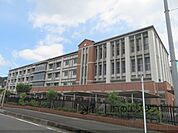 白糸中学校まで220メートル