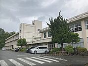 豊岡市立五荘小学校まで1300メートル