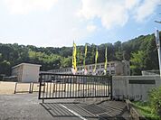 三笠小学校まで2800メートル