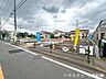 外観：前面道路含む現地写真