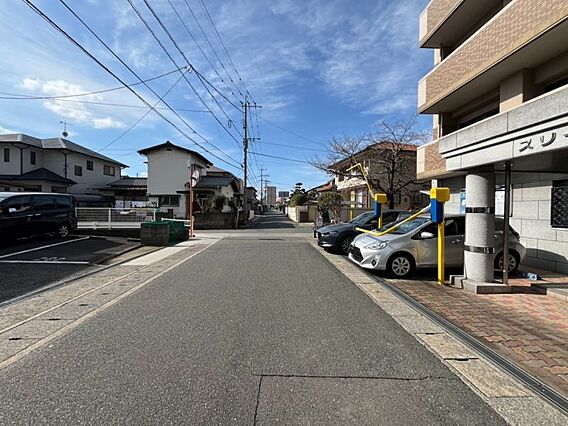 ゆとりのある前...