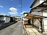 外観：スーパーやコンビニなど周辺施設が充実しています。