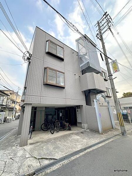 大阪府吹田市泉町5丁目(賃貸マンション1R・3階・13.53㎡)の写真 その1