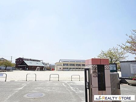 春日市立春日北小学校 徒歩3分。 220m