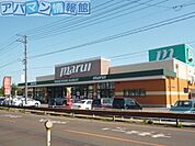 スーパーマルイ巻店 107m