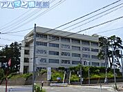 新潟市西区役所 617m