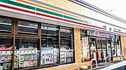 セブンイレブン札幌八軒1条東1丁目店 569m