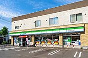 ファミリーマート札幌北22条西5丁目店 251m