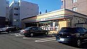 セブンイレブン札幌南9条西7丁目店 122m