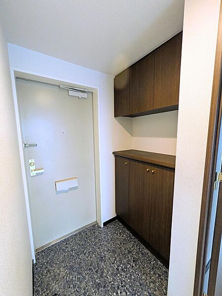 玄関を拡大表示