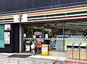 セブンイレブン阪急茨木市駅東店 徒歩5分。 360m