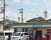 ファミリーマート茨木沢良宜浜店 徒歩11分。 820m