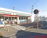 セブンイレブン摂津千里丘4丁目店 徒歩4分。 310m