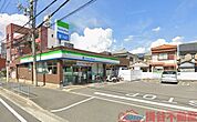 ファミリーマート摂津正雀三丁目店 徒歩6分。 410m