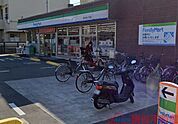 ファミリーマート茨木大池一丁目店 徒歩3分。 220m