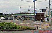 ファミリーマート高槻浦堂店 徒歩2分。 150m