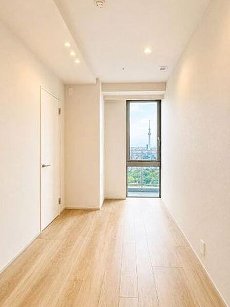 リシンプルで家具を配置しやすく、ライフスタイルに合わせて幅広く活用できる洋室です。