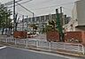 周辺：江東区立砂町中学校 徒歩10分。 730m