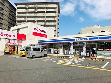 ローソン茨木東太田1丁目 190m