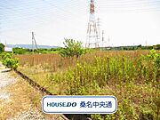 間口約54ｍのお土地です。メイン道路側からは段差もなくフラットなので、車での出入りもスムーズです。（2023年6月19日　撮影）