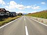 その他：幅員約6.8m～約8.2ｍの北側前面道路です。道路幅にゆとりがあるので、車種を選びません。大きめの車を乗りたい方にもオススメです。（2022年11月15日　撮影）