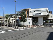 近鉄川越富洲原駅　近鉄名古屋線の駅です。冬はイルミネーションがされたり、構内やロータリーの整備が行き届いています。 880m
