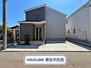 小中学校まで徒歩15分圏内、三岐鉄道馬道駅まで徒歩10分の通学しやすい立地です。