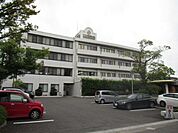 山崎病院　【診療科目】外科・内科・小児科・胃腸科・整形外科・皮膚泌尿器科・人工腎透析科・リハビリテーション科 【診療時間】9時～12時/14時～17時半 【休診日】木日午後・日祝 610m
