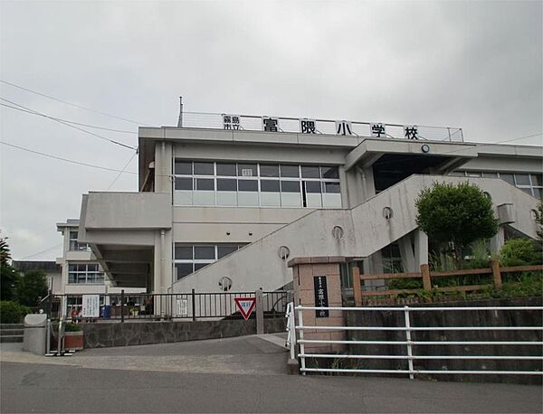 画像19:霧島市立富隈小学校（431m）