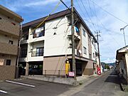 1F屋根付き駐車場