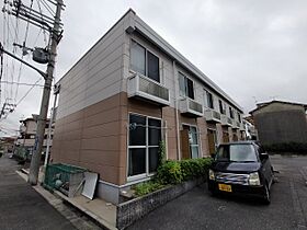 レオパレススズラン  ｜ 大阪府東大阪市衣摺3丁目（賃貸マンション1K・2階・22.70㎡） その1