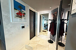 玄関［2025年10月31日撮影］