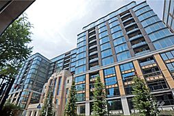 三田ガーデンヒルズの外観（南東側から）。ノースヒル棟は敷地北側に位置しています。