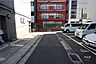 その他：敷地北西側の前面道路（南西側から）