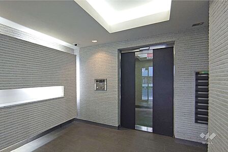 エントランスはオートロック付きです。