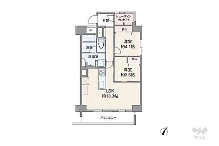 間取りは専有面積55.83平米の2LDK。LDK約13.3帖のプラン。バルコニー面積は8.1平米です。