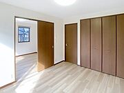 掲載写真は同型の別部屋を掲載しているため、間取り・内装・設備が異なる場合があります。仕様等が異なる場合、現況を優先とさせていただきます。
