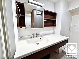 【2026年4月完了】木目が彩る、ホテルライクな洗面空間。