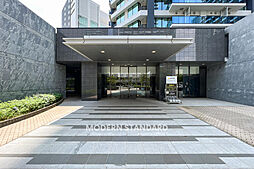 ■　エントランス　■　落ちついた雰囲気のあるエントランスです。