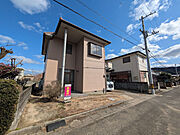 穏やかな街並みに佇む、日当たりの良い住まい。