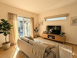 広瀬東築浅一戸建て 4LDKのリビング/ダイニング