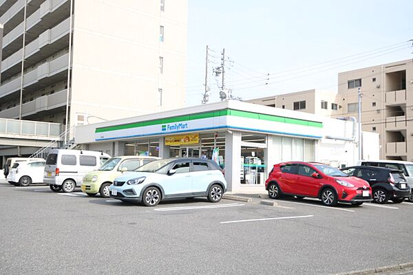 画像6:ファミリーマート　鶴見通店