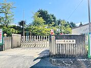 薪幼稚園まで3700メートル
