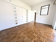 １階南洋室。今でもオシャレに見えるデザインドア。