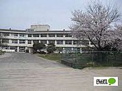 小学校「野洲市立北野小学校まで758m」