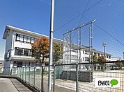 小学校「近江八幡市立武佐小学校まで904m」