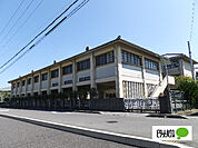 中学校「近江八幡市立八幡中学校まで2572m」