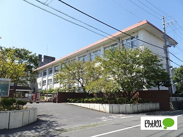 画像25:小学校「近江八幡市立桐原東小学校まで1043m」